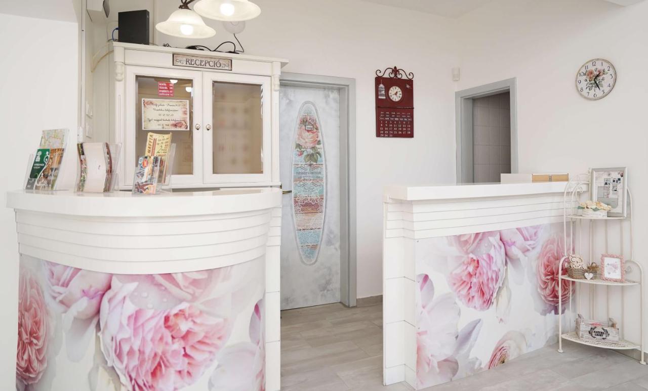 Villa Rose Garden Nyíregyháza Eksteriør bilde