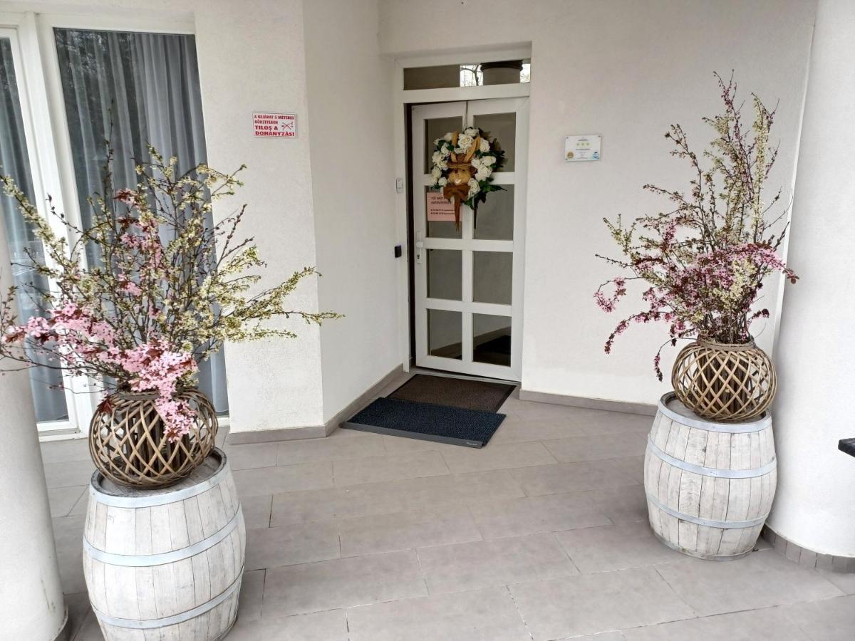 Villa Rose Garden Nyíregyháza Eksteriør bilde