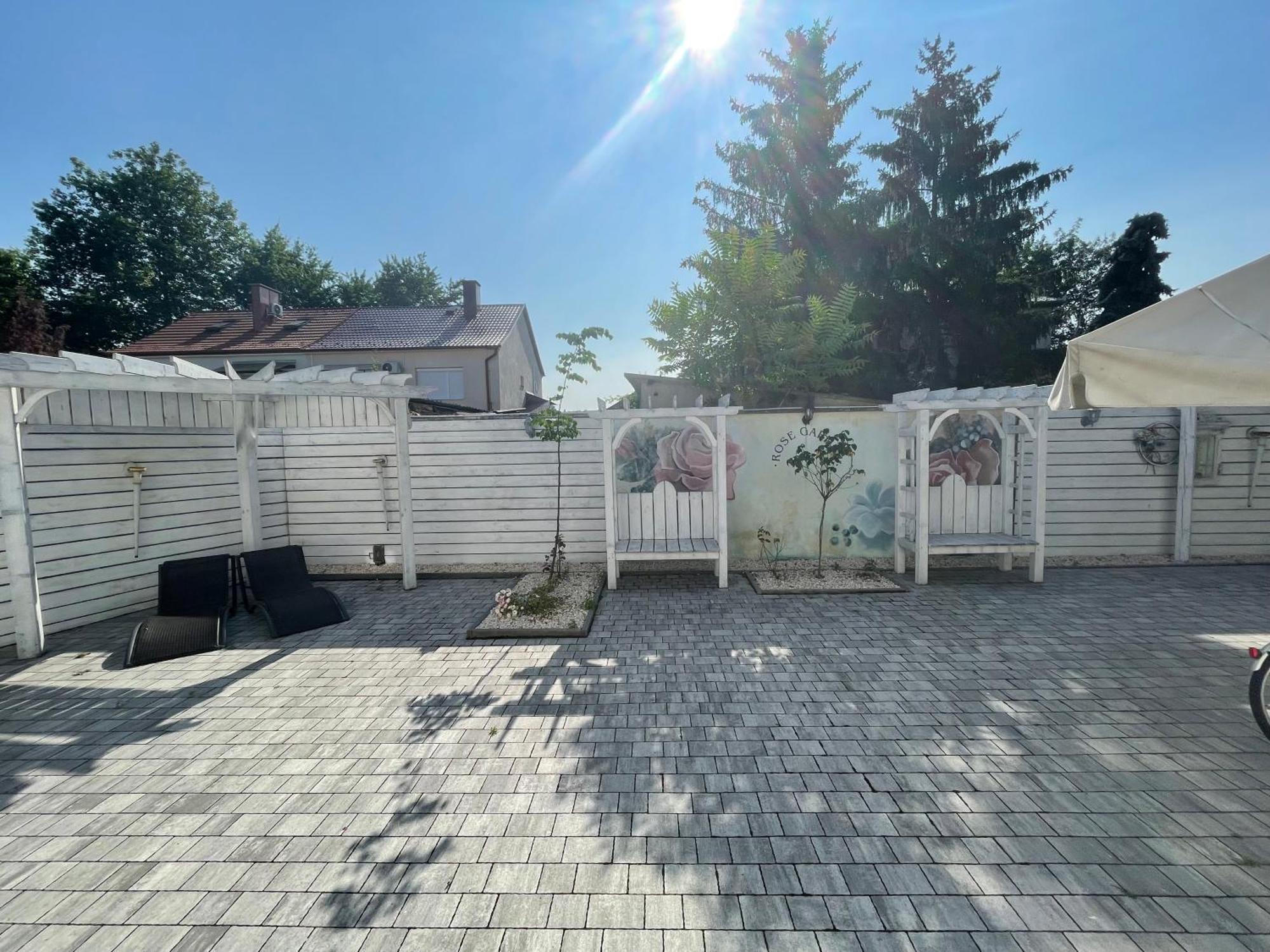 Villa Rose Garden Nyíregyháza Eksteriør bilde